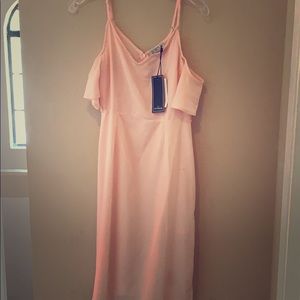 Cold shoulder dress in pink sand